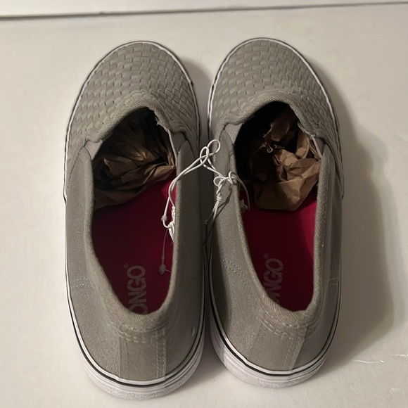 New Bongo Women’s Slip On Sneakers - Picture 2 of 7